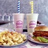 Gobelets en plastique imprimés 1 couleur personnalisés pour milkshake avec logo 'Bando Burgers'