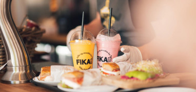 Gobelets en plastique